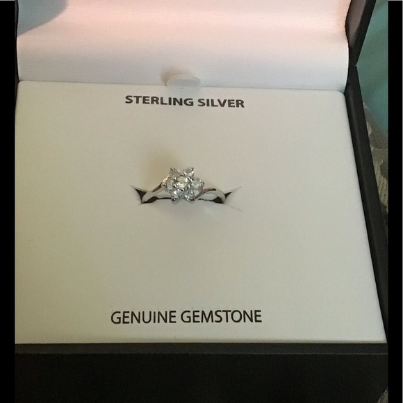 Blue topaz and white topaz sterling silver ring - Picture 2 of 4